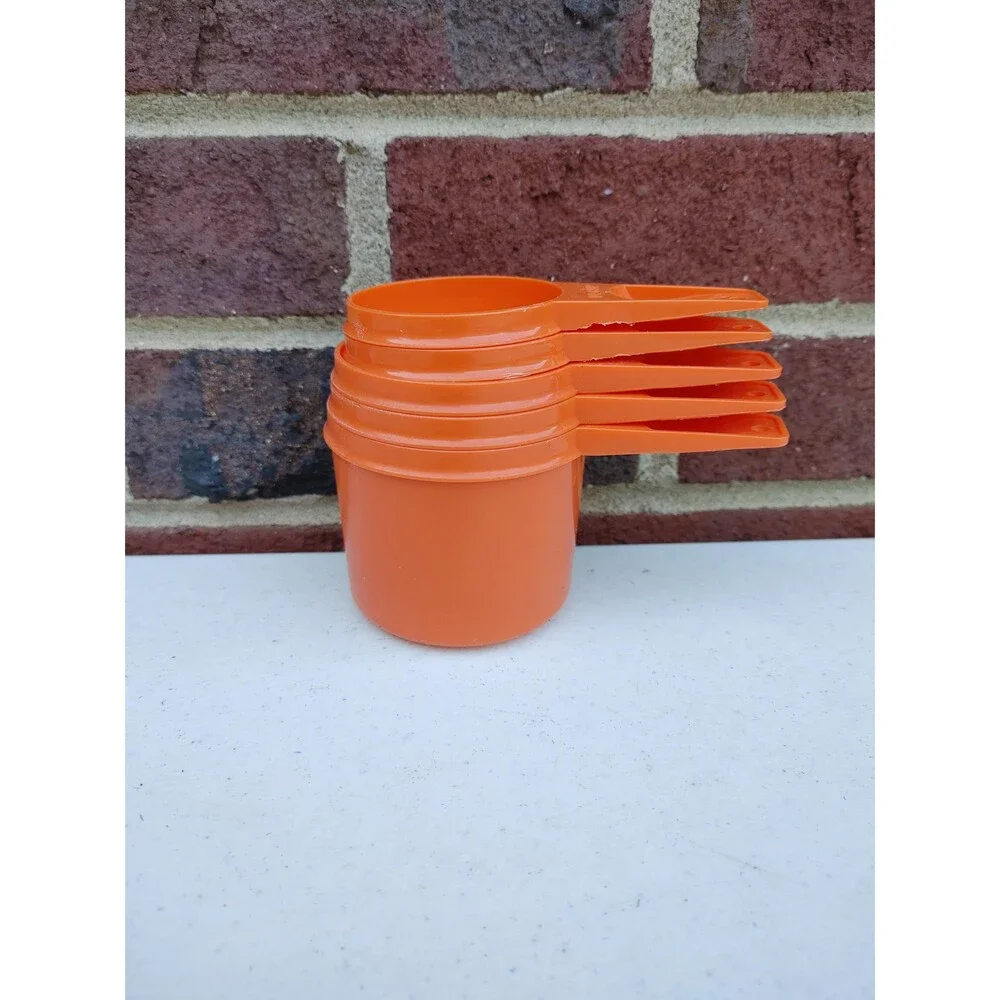 Genuine Tupperware Measuring Set of 5 Scoops in Bright Orange